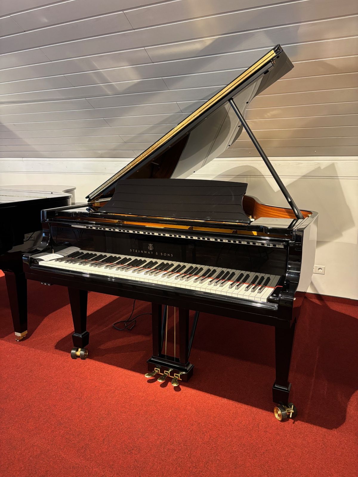 Steinway&Sons Flügel<br/>Modell A 188 cm<br/>Baujahr 2019<br/>Gebraucht <br/>€ 79 000,-<br/>Standort St. Sebastian