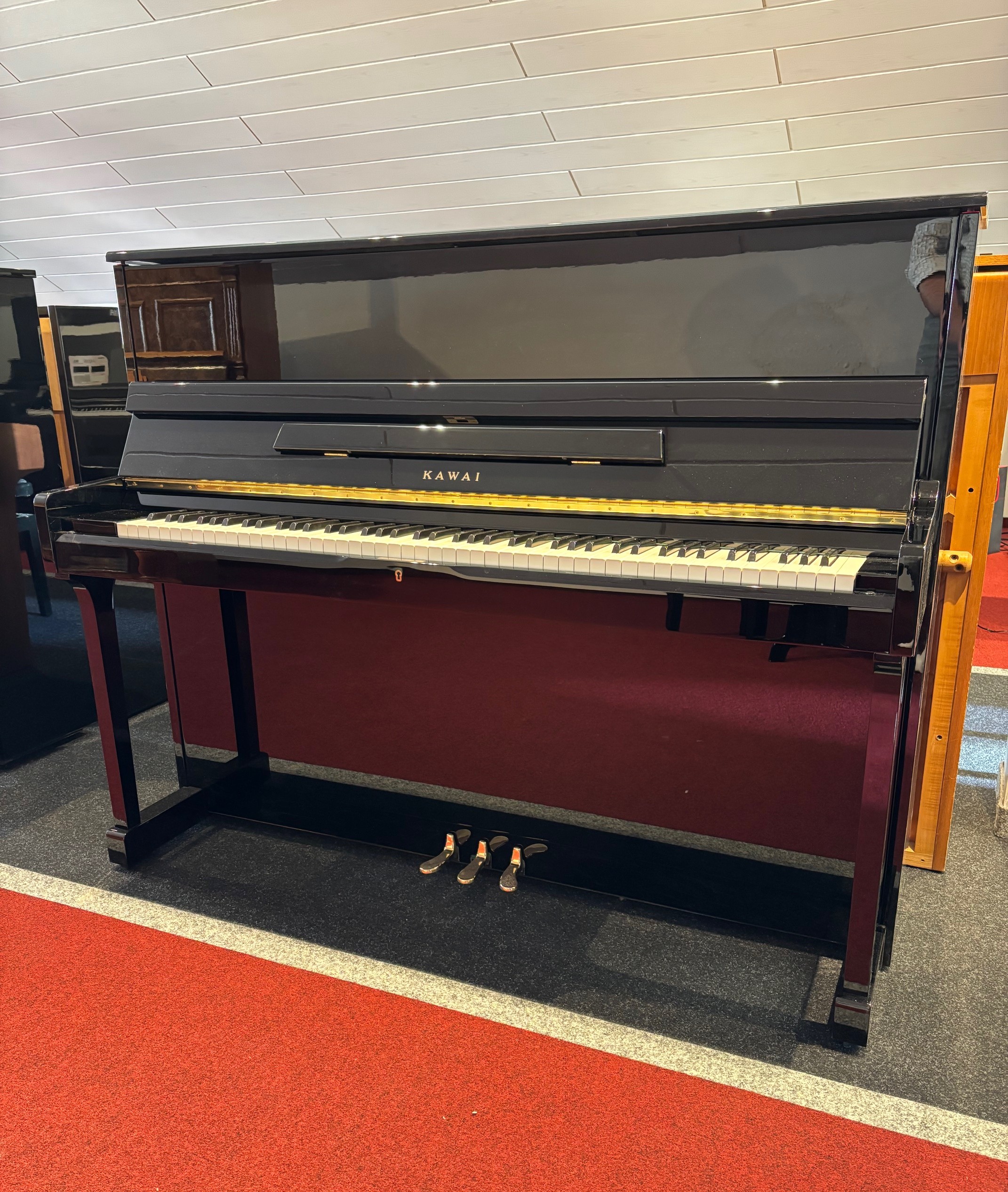 Kawai Klavier<br/>Modell K 18| 118 cm<br/>schwarz poliert <br/>Gebraucht<br/>€ 3990,-<br/>Standort: St. Sebastian