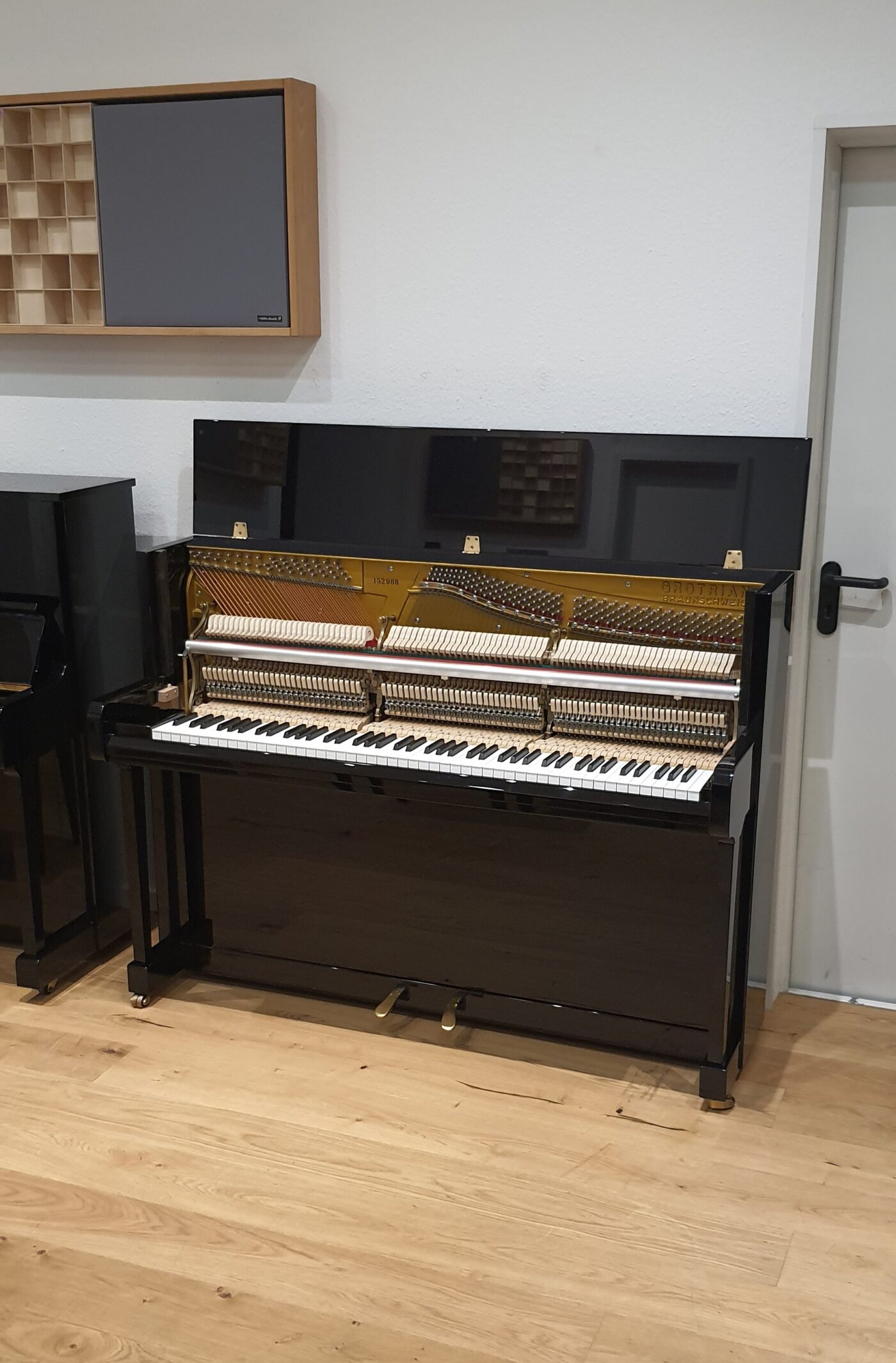 Grotrian-Steinweg Klavier<br/>Carat 116 cm <br/>Gebraucht<br/>€ 8 900,-<br/>Standort: Wiesbaden