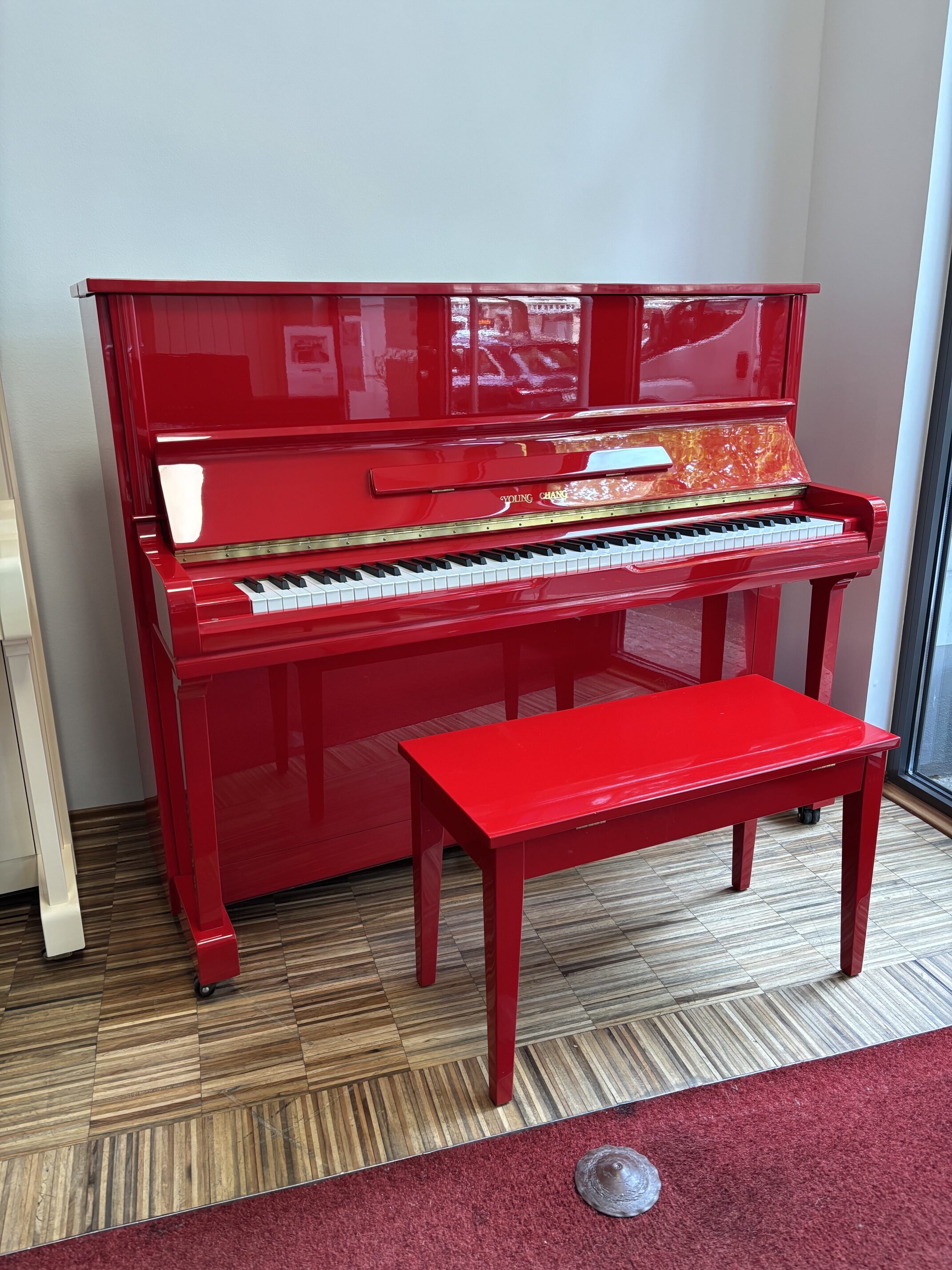 Young Chang Klavier<br/>Rot poliert 121cm<br/>Gebraucht<br/>4 600,-<br/>Standort Wiesbaden