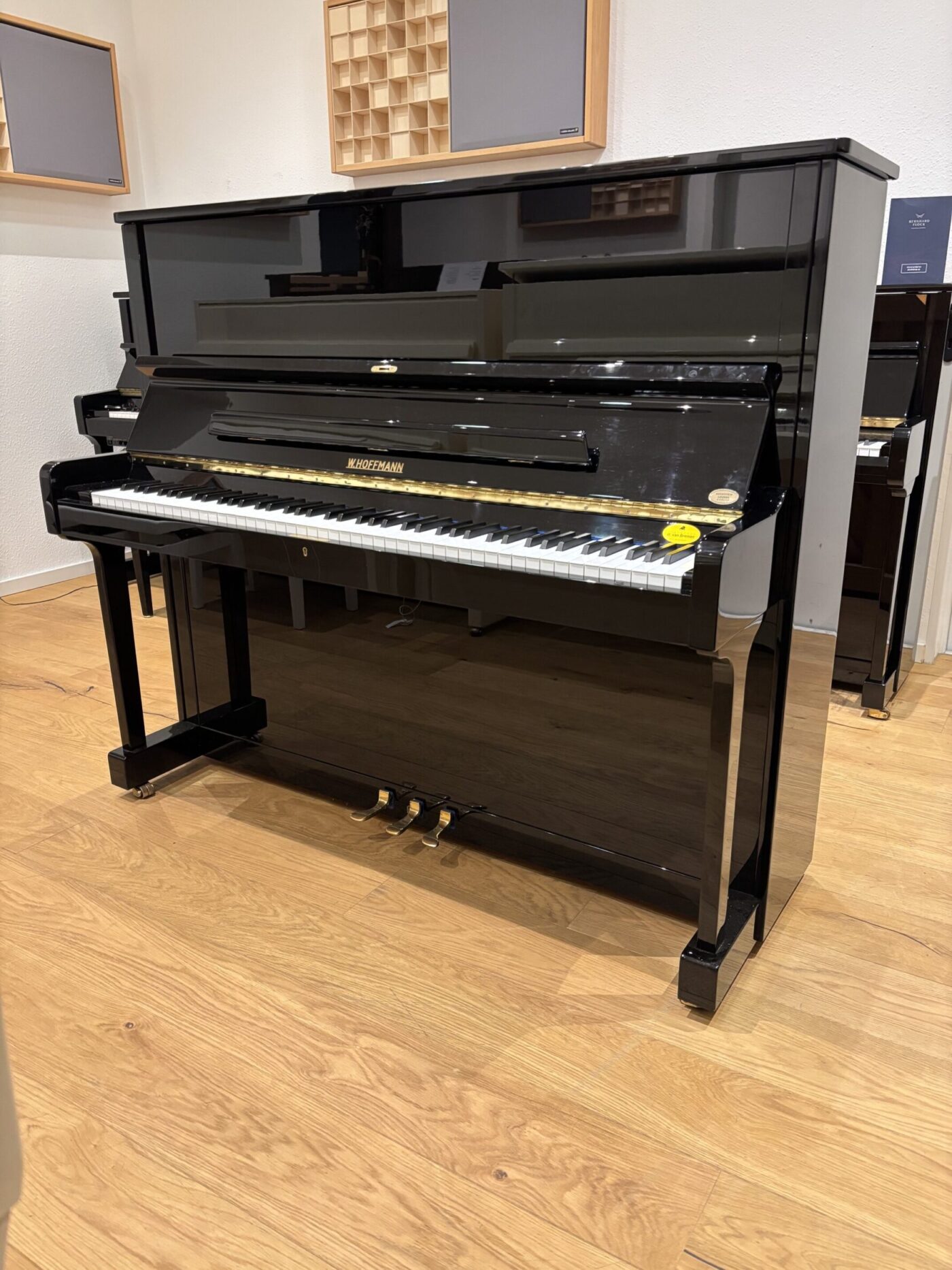 Hoffmann Klavier<br/>120 cm<br/>Gebraucht<br/>€ 3 900,-<br/>Standort: Wiesbaden<br/>Gerade in Arbeit<br/>In Kürze fertig
