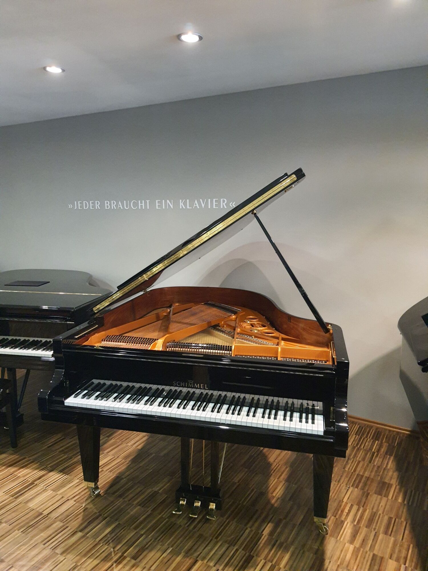 Schimmel-Flügel<br/>Modell SP 182 T | 182cm<br/>Gebraucht<br/>Standort: Wiesbaden<br/><em>Demnächst anspielbereit</em>