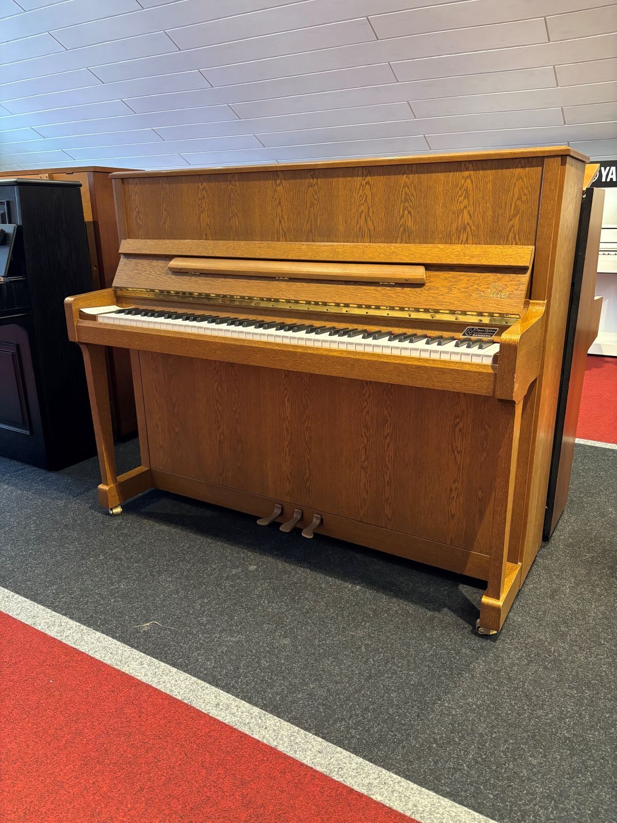 May Klavier<br/>Eiche mittel<br/>Baujahr 1987 | Gebraucht<br/>€ 5 990,-<br/>Standort: St. Sebastian
